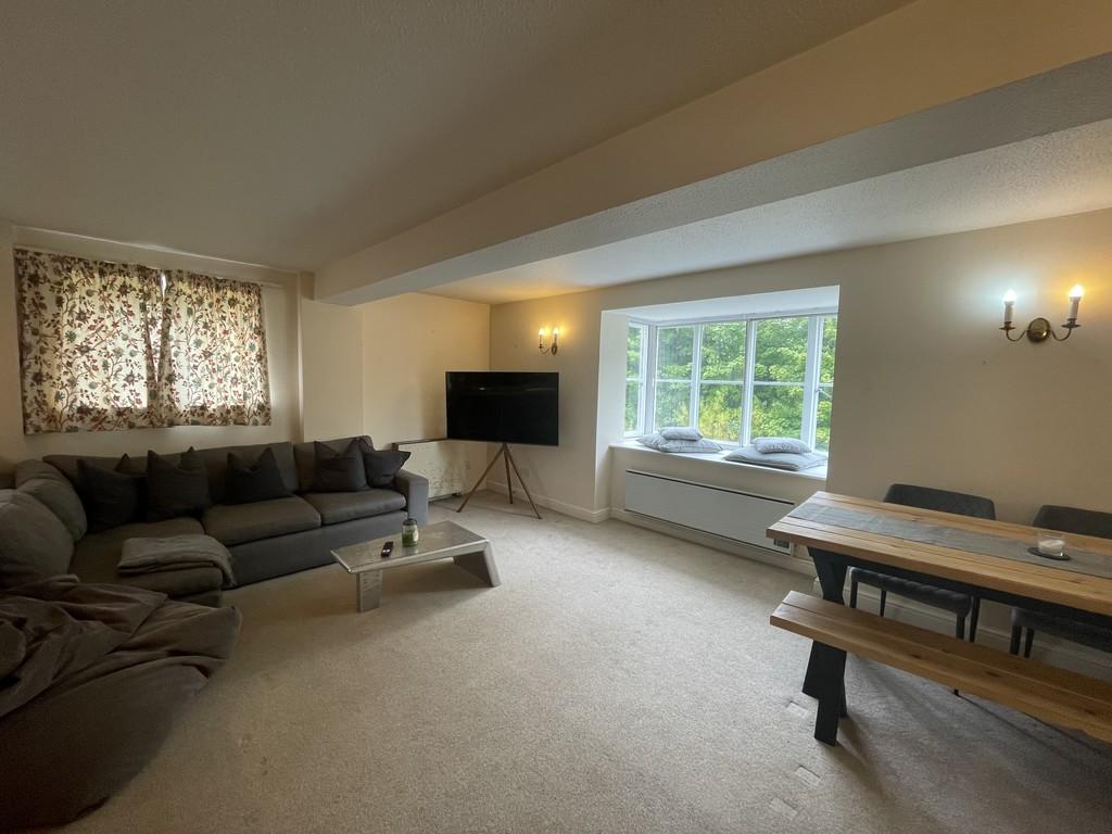 Flat 3, Kintbury Mill 2 bed flat £860 pcm (£198 pw)