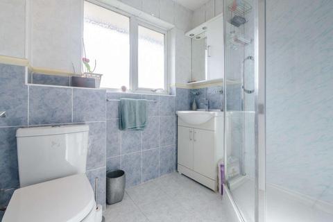 10 Lanata Walk, Hayes, UB4 9PY
