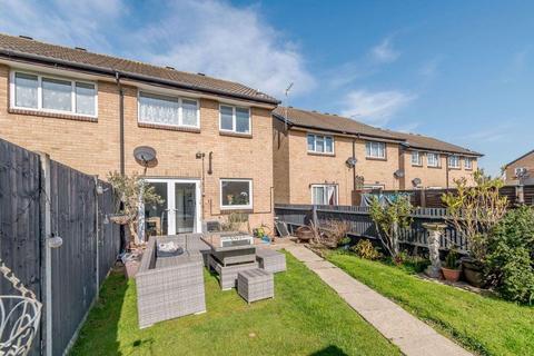 10 Lanata Walk, Hayes, UB4 9PY