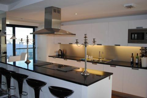 3 bedroom penthouse to rent - Budenburg, Woodfield Road, Altrincham