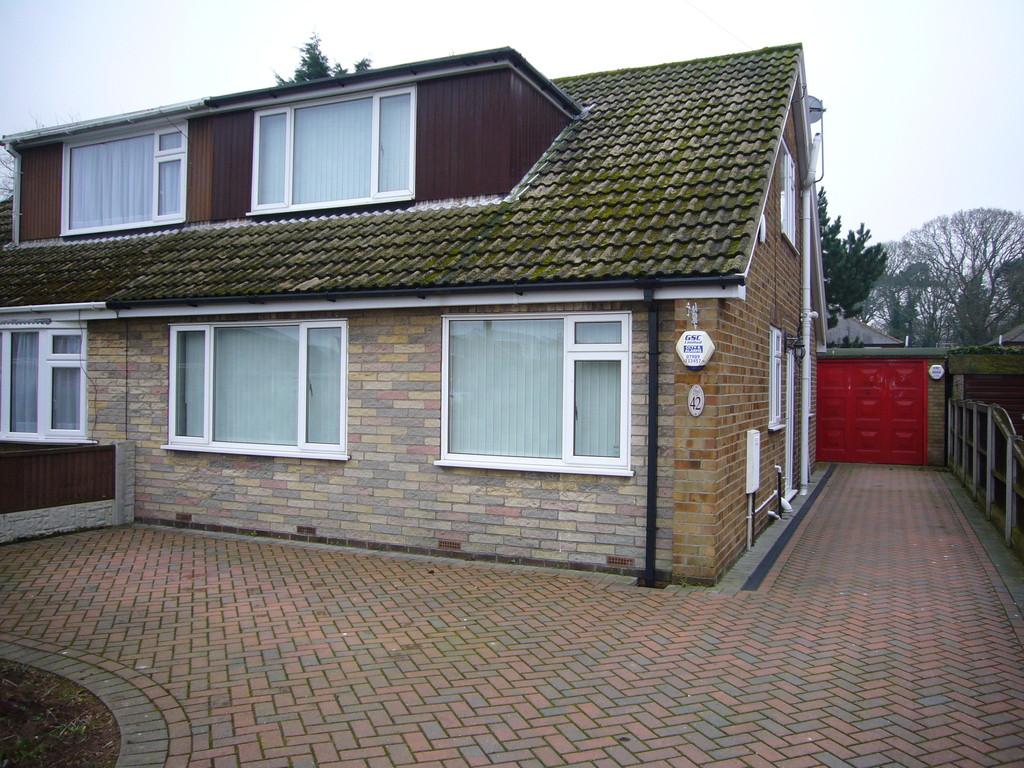 Broadacres, Carlton, Nr Goole, DN14 9NF 3 bed semidetached bungalow