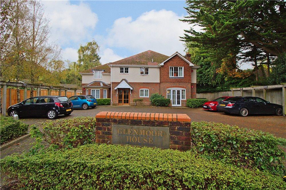 West Parley, Ferndown, Dorset, BH22 2 bed flat £275,000