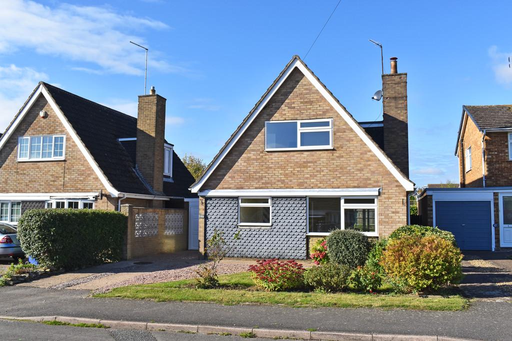 Greenview Drive, Towcester 3 bed detached house £1,300 pcm (£300 pw)