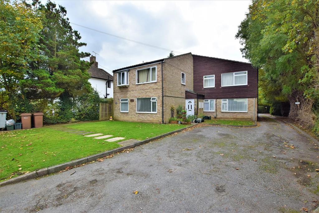 Galleywood Road, Chelmsford, CM2 2 bed apartment £250,000