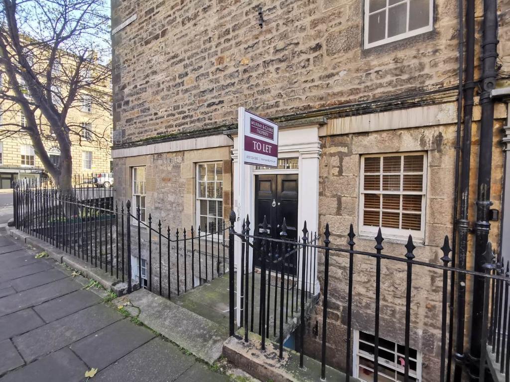 Cumberland Street, Edinburgh, 1 bed flat £850 pcm (£196 pw)
