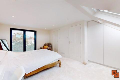 166 The Avenue, West Wickham, BR4 0EA