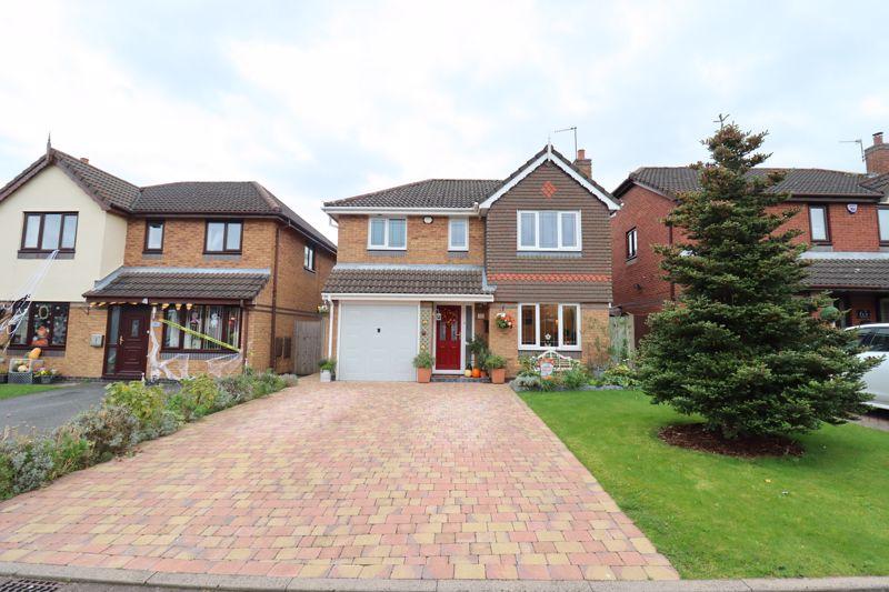 Newlyn Gardens, Penketh, WA5 4 bed detached house £400,000