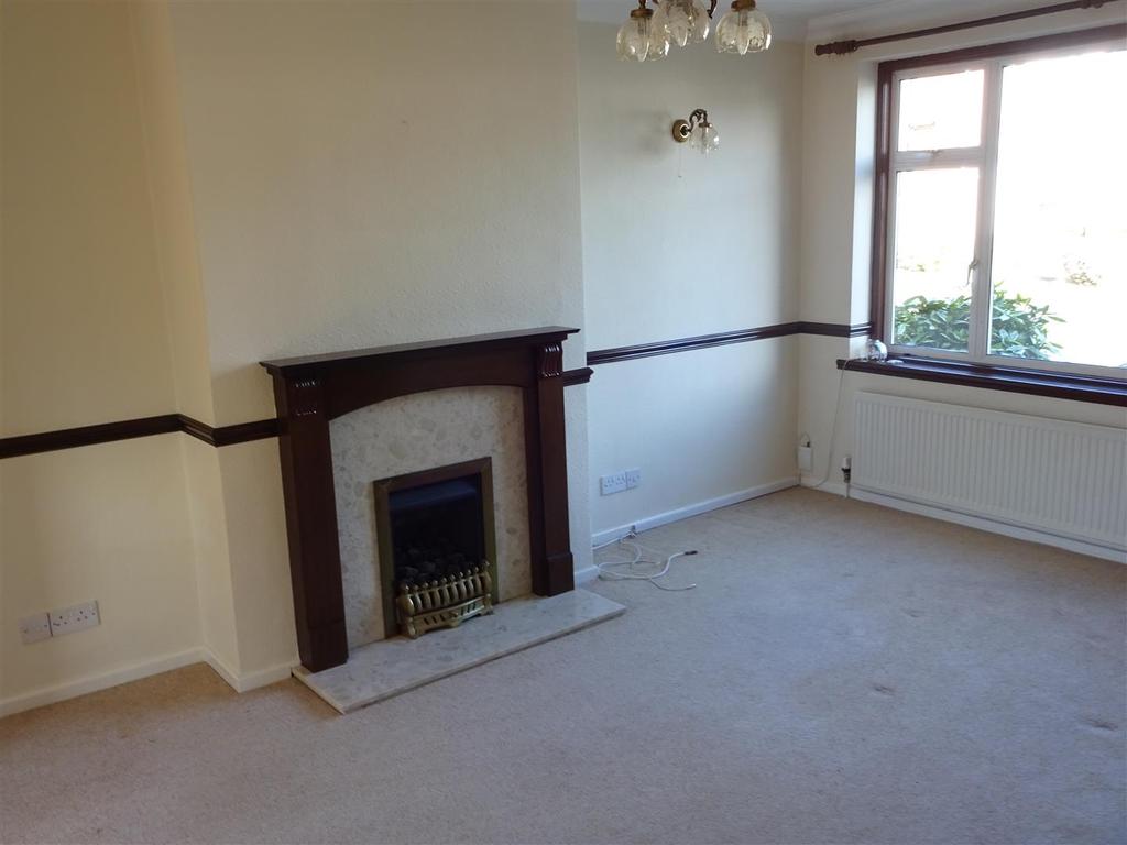 Hawthorn Grove Kidderminster 3 bed semidetached house £895 pcm (£207 pw)