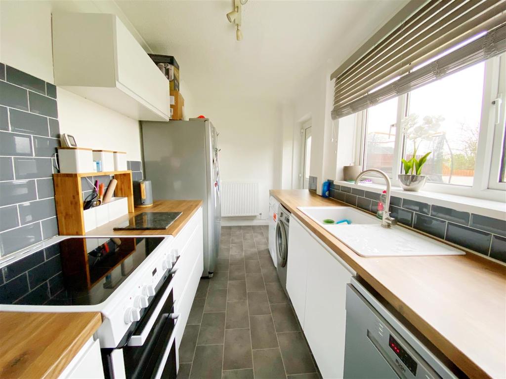 Peel Avenue, Trimdon Grange, 4 bed semidetached house £124,950