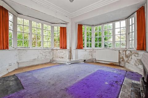 999 Anlaby Road, Hull, HU4 7PN