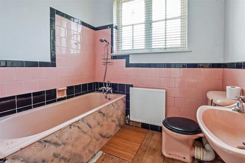 999 Anlaby Road, Hull, HU4 7PN