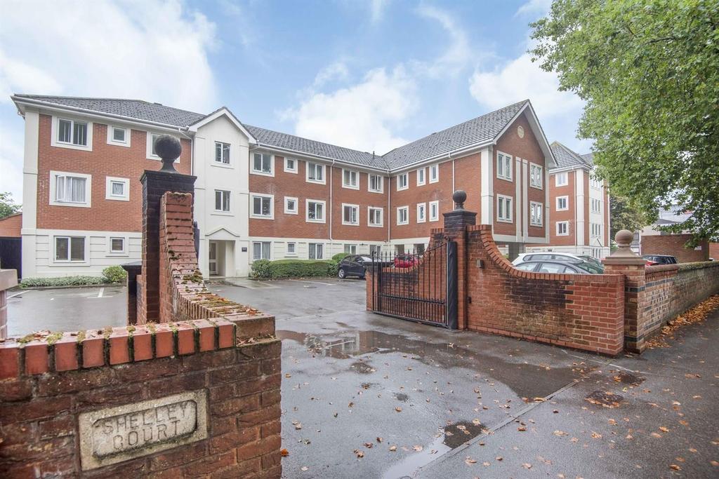 Shelley Court, 46 London Road... 2 bed apartment £240,000