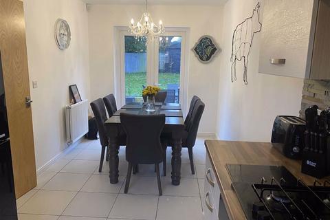 61 White Farm, Barry, CF62 9EU