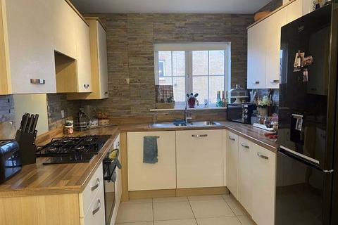 61 White Farm, Barry, CF62 9EU