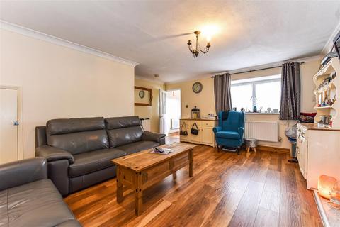 7 Douglas Close, Ford, Arundel, BN18 0TG