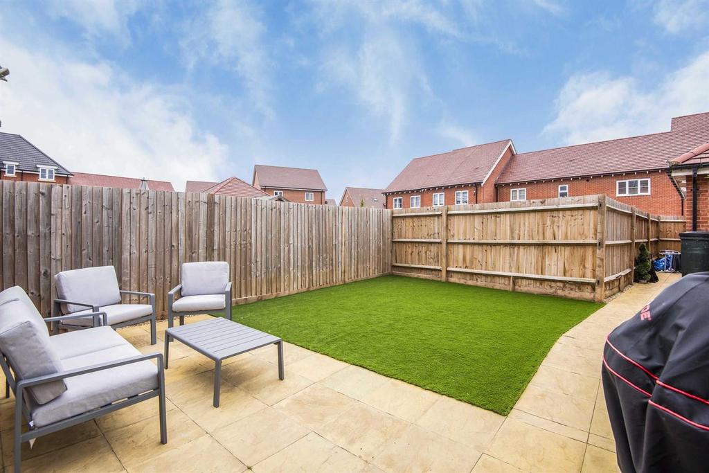 Woodley, Reading, RG5 3 bed townhouse £450,000