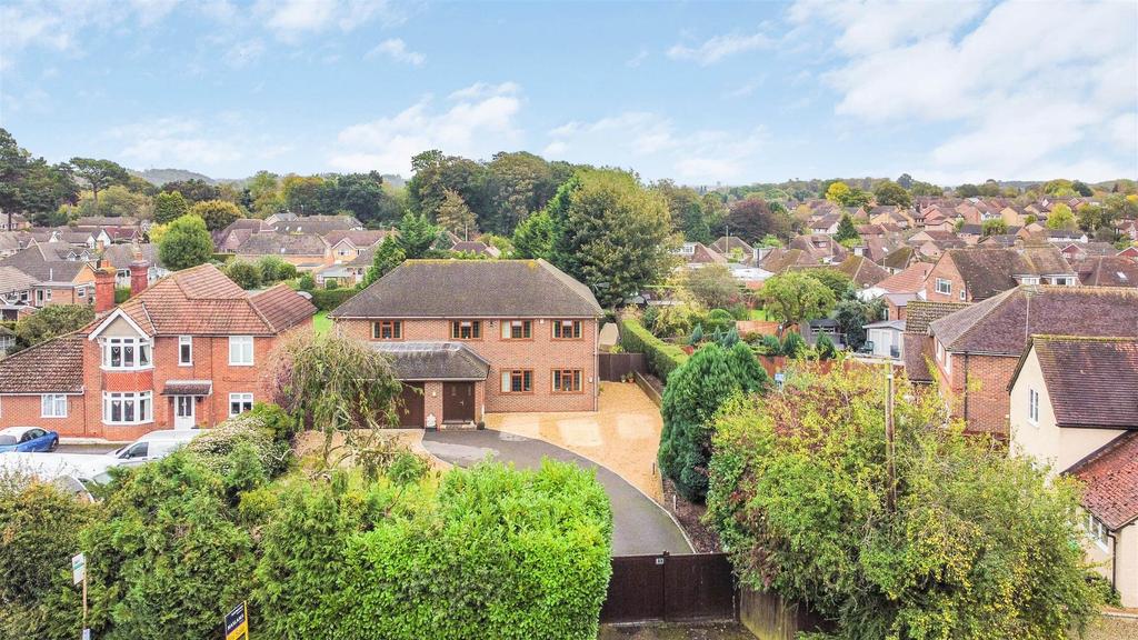 Long Lane, Tilehurst, Reading, RG31 5 bed detached house £1,250,000