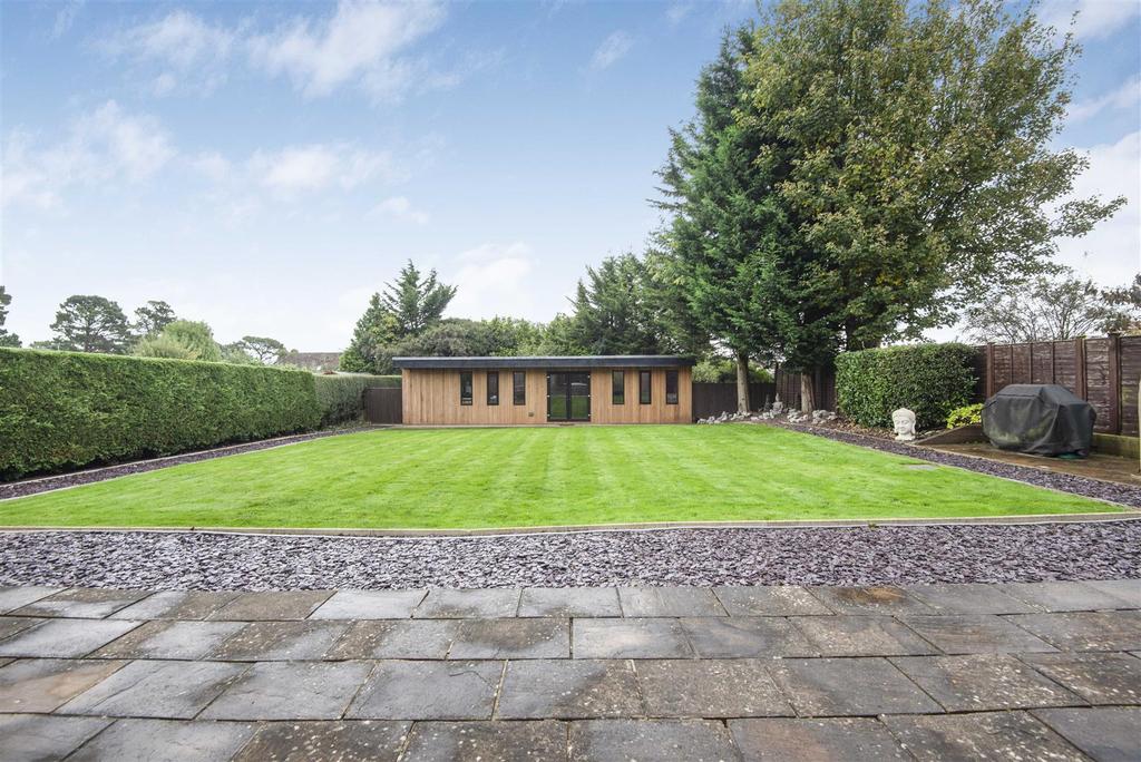 Long Lane, Tilehurst, Reading, RG31 5 bed detached house £1,250,000