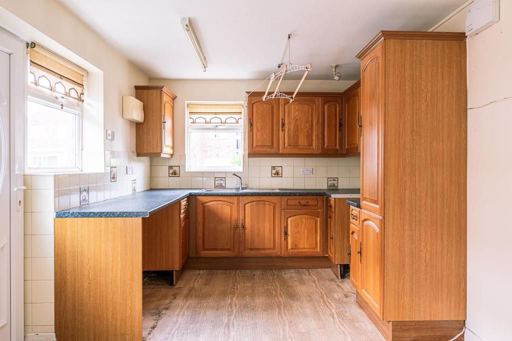 Harrow Glade, York 2 bed detached bungalow £270,000