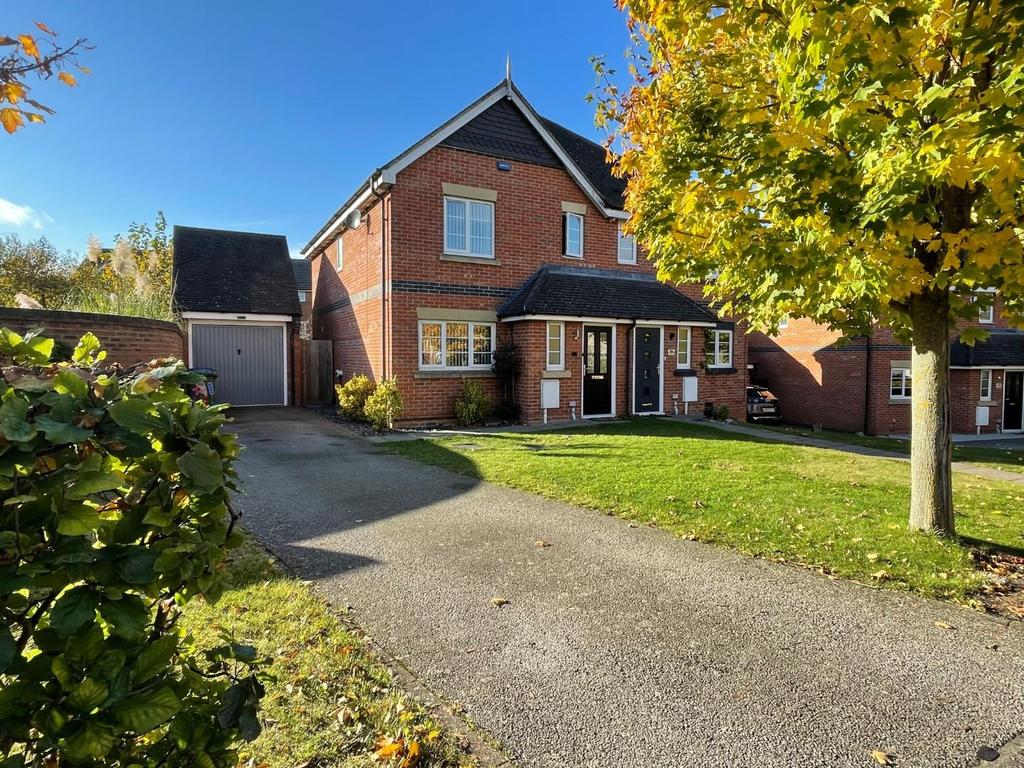 The Meadows, Grange Park, Northampton, NN4 3 bed semidetached house