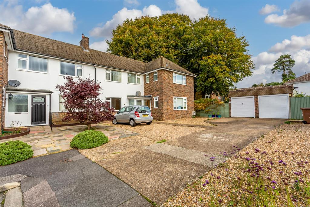 Courtlands Crescent, Banstead 2 bed £450,000
