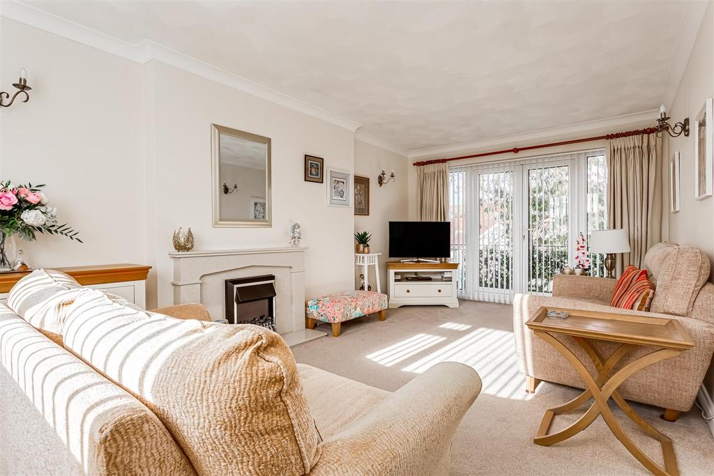 Courtlands Crescent, Banstead 2 bed £450,000