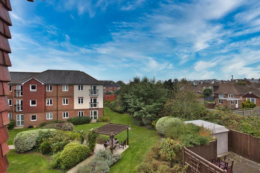 Stanley Road, Folkestone 1 bed flat £50,000