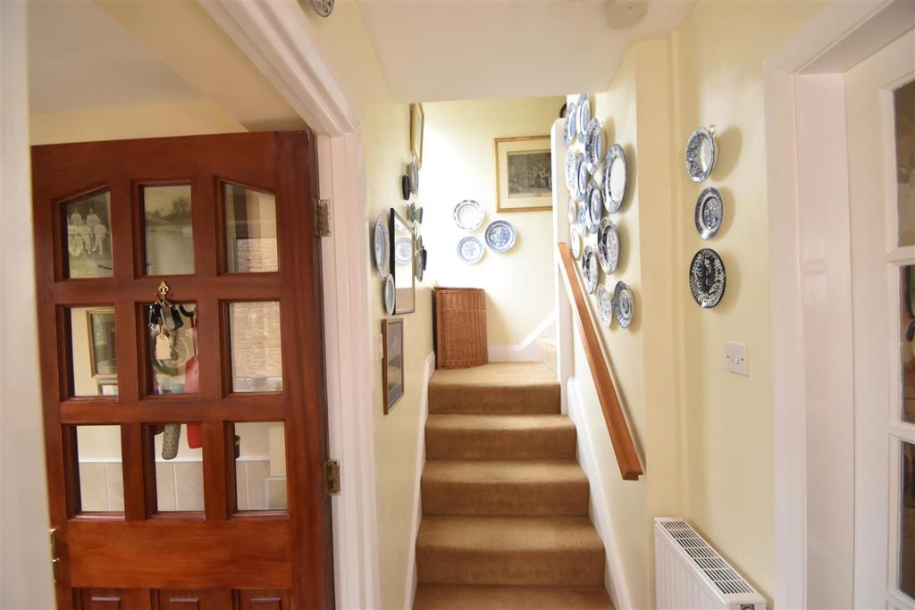 Downham Road North, Heswall, Wirral 4 bed semidetached house £400,000