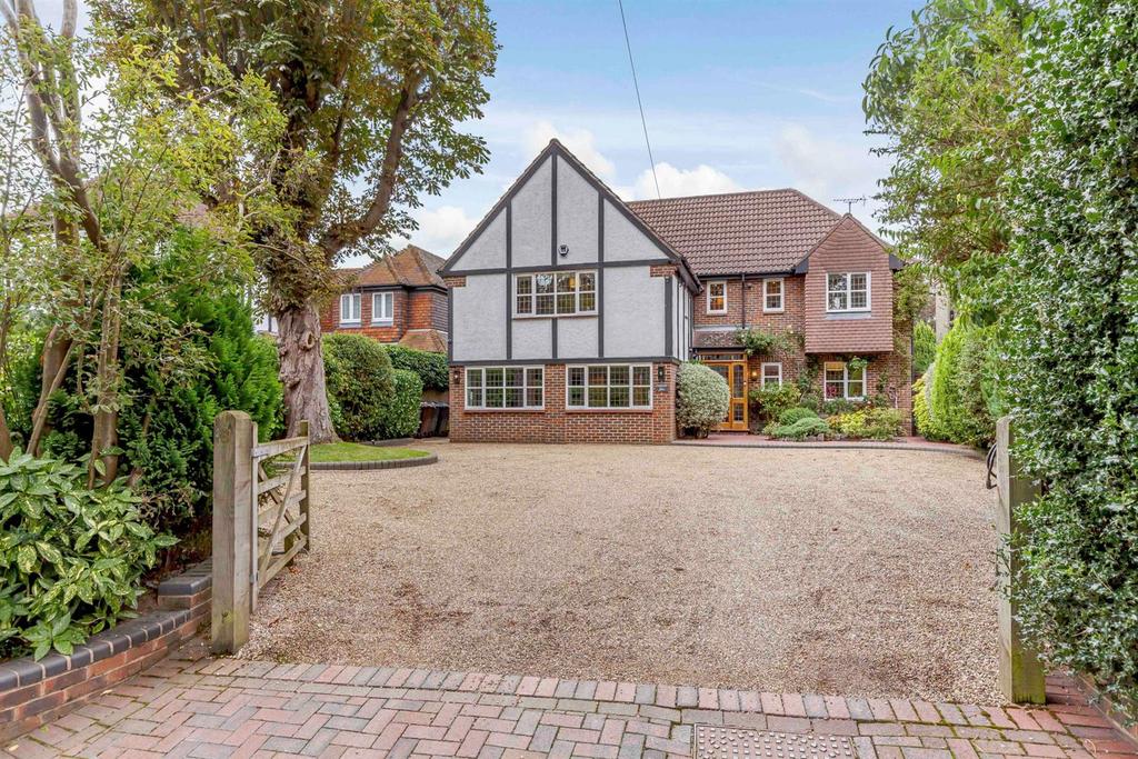 Priests Lane, Shenfield, Brentwood 5 bed detached house £1,500,000