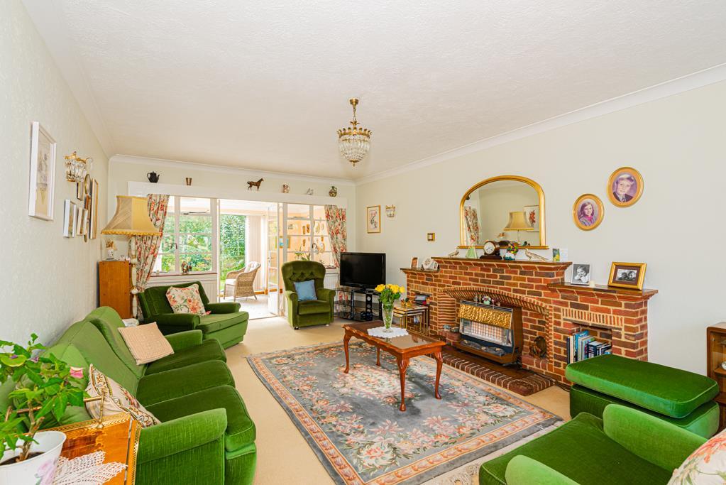 Warren Hill, Epsom 4 bed detached house £1,250,000