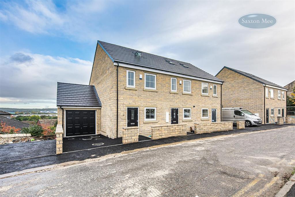 High Street, Ecclesfield, S35 9XB 3 bed townhouse £265,000