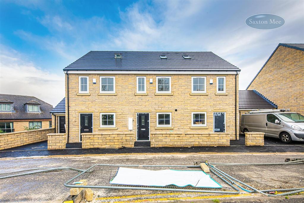 High Street, Ecclesfield, S35 9XB 3 bed townhouse for sale £240,000