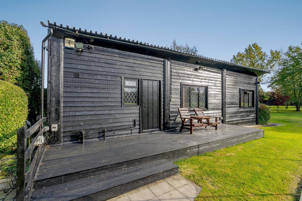 8482547-exterior67.jpg