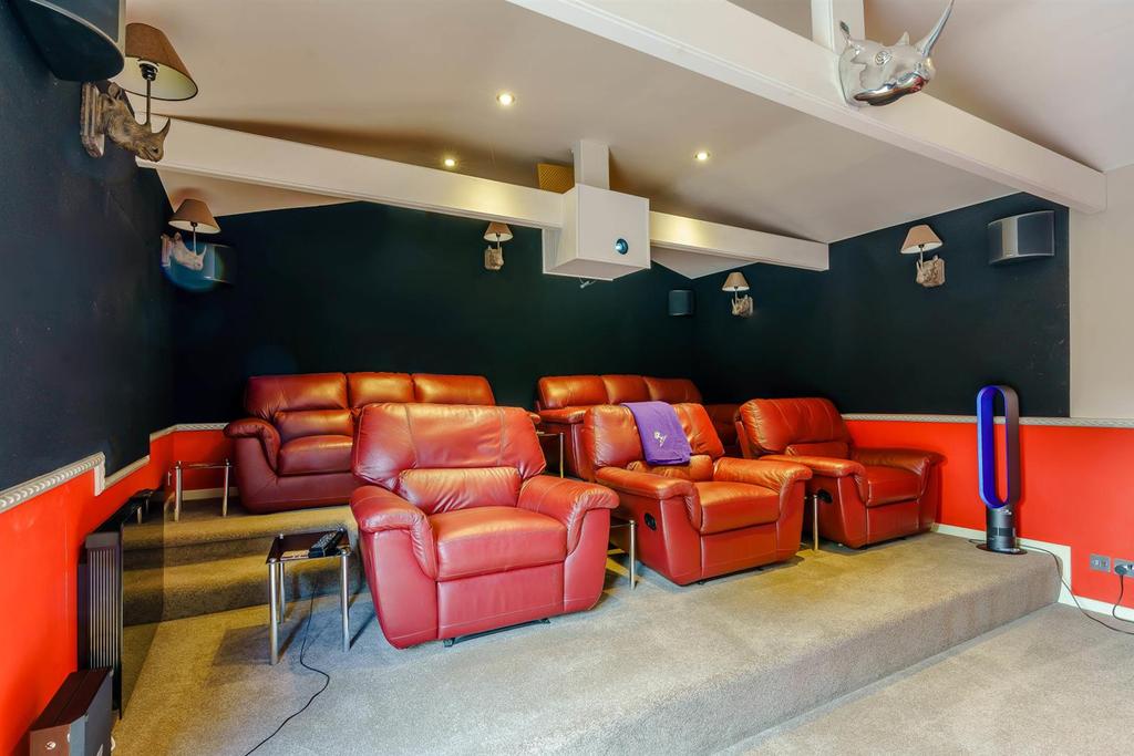 8482547-interior43.jpg
