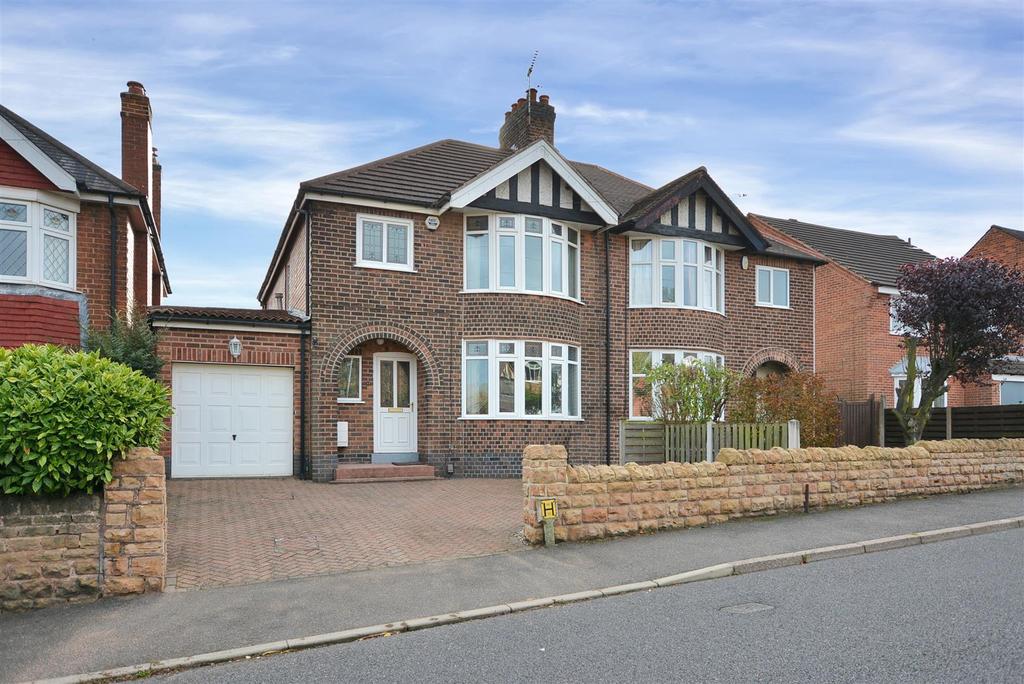 Garth Road, Mansfield 3 bed semidetached house £265,000