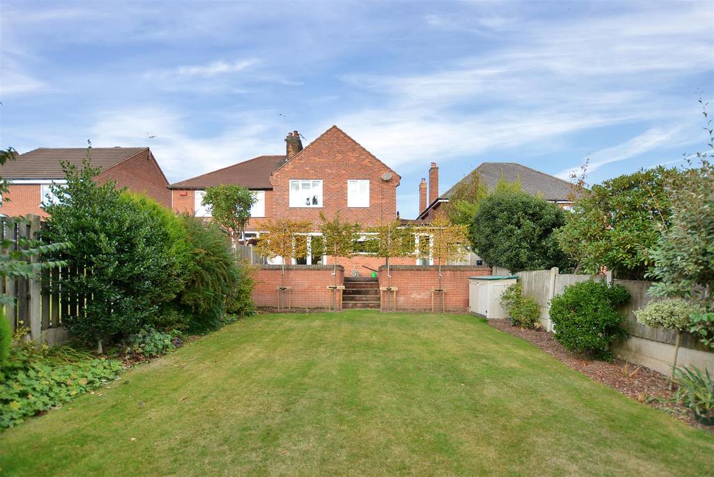 Garth Road, Mansfield 3 bed semidetached house £265,000