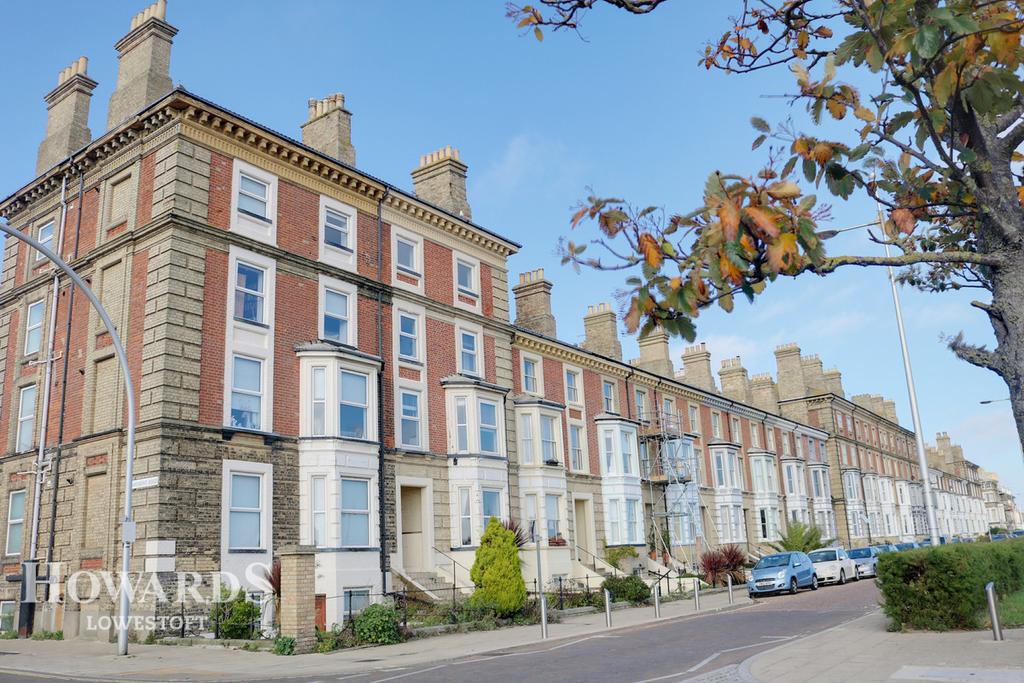 Wellington Esplanade, Lowestoft 6 bed block of apartments £500,000