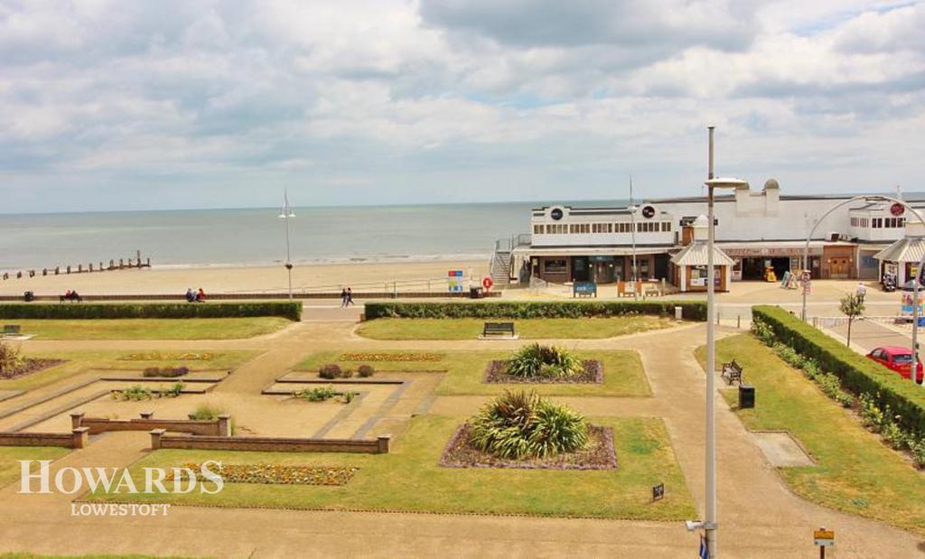 Wellington Esplanade, Lowestoft 6 bed block of apartments £500,000