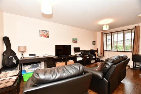 1 bedroom flat for sale - Stoneleigh Road, Clayhall, Ilford, Essex