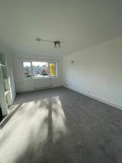 2 bedroom flat to rent, Greenhill Court