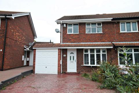 16 Foxglove, Amington, Tamworth, B77 4HY