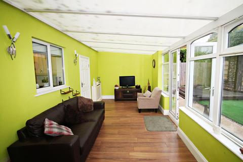 16 Foxglove, Amington, Tamworth, B77 4HY