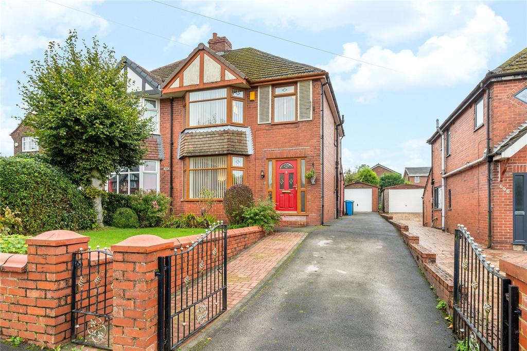 Ripponden Road, Oldham, OL4 4 bed semidetached house £315,000