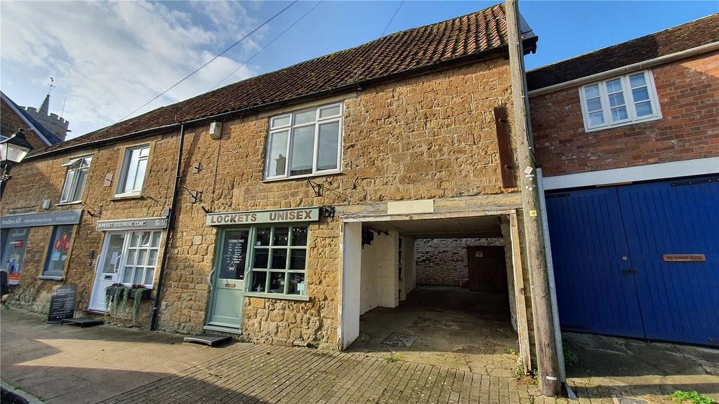 St James Street, South Petherton, TA13 2 bed apartment £790 pcm (£182 pw)