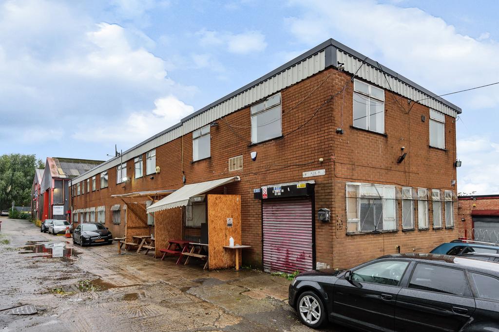 Bazaar Street, Salford, Lancashire, M6 Property £1,500 pcm (£346 pw)