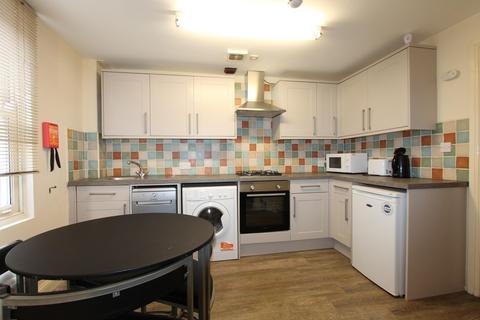 6 bedroom flat to rent, George Street, Leamington Spa, CV31