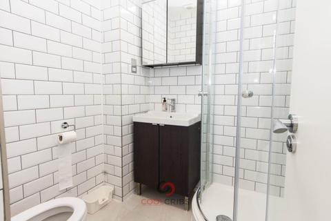 Studio to rent, Holloway Road N7