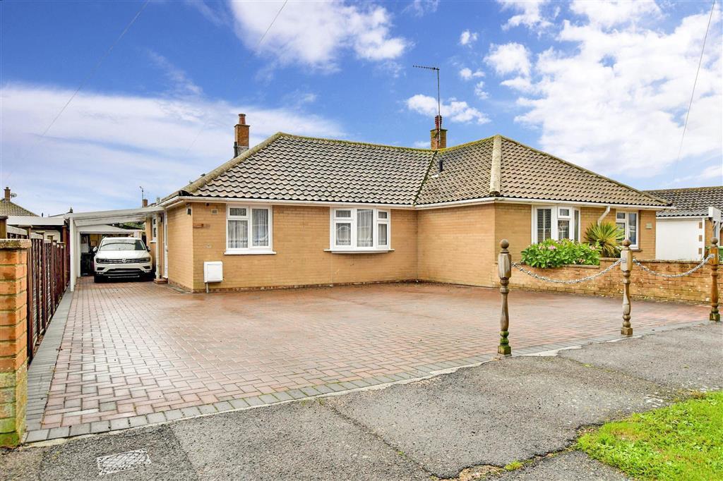 Innings Drive, Pevensey Bay... 2 bed semidetached bungalow £395,000