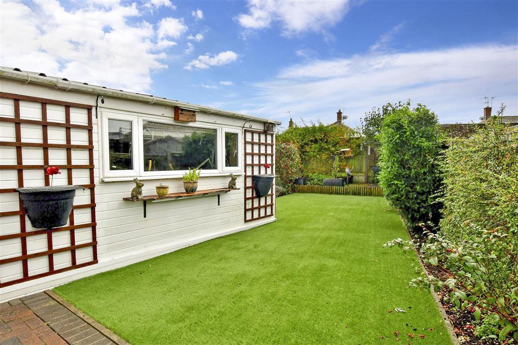 Innings Drive, Pevensey Bay... 2 bed semidetached bungalow £395,000