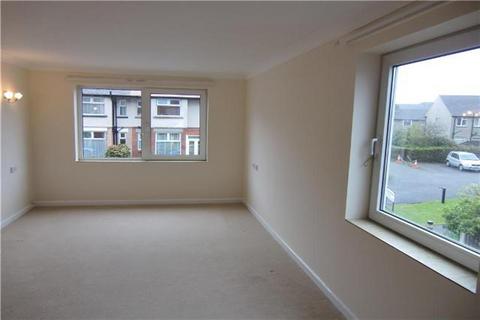 1 bedroom retirement property to rent, 19 Homebreeze House, Beach Street LA4